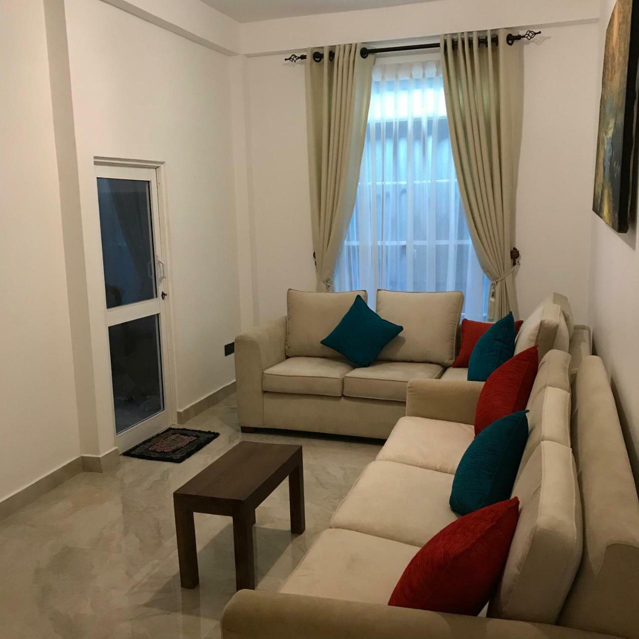 Regal Rose Luxury Holiday Apartments 누와라 엘리야 외부 사진